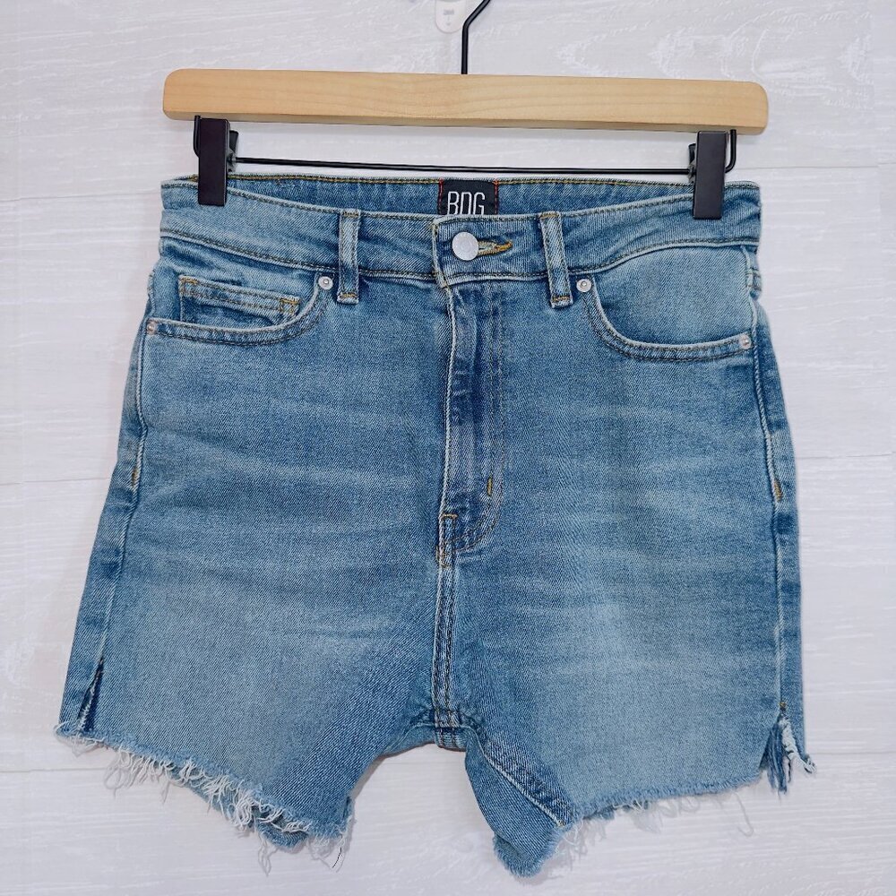 BDG Women's Urban Outfitters Medium Wash Girlfriend High Rise Denim Shorts 27